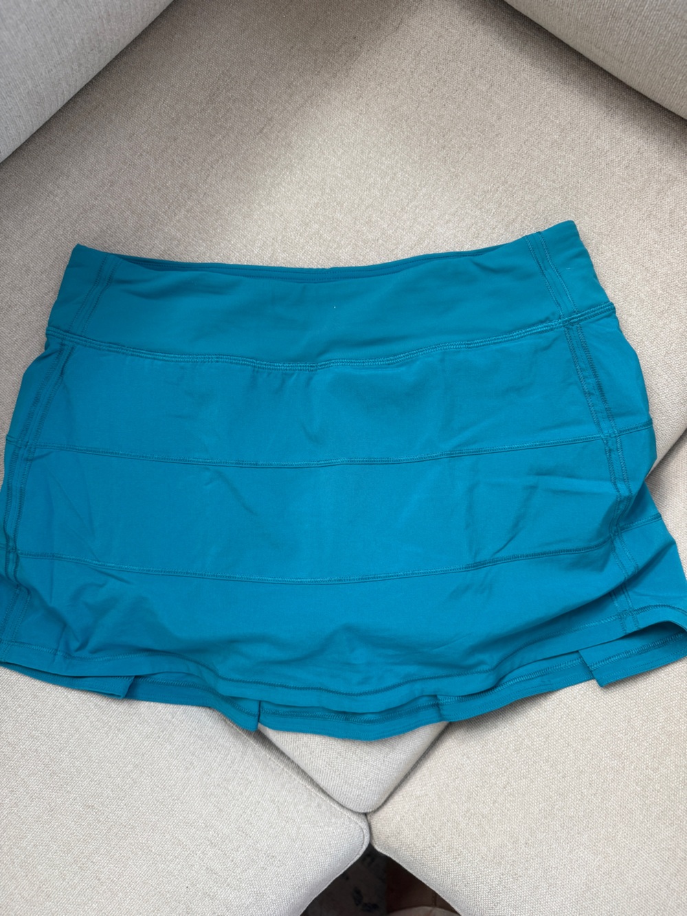 Lululemon athletic - tennis skirt, blue. Women’s size 6. EUC